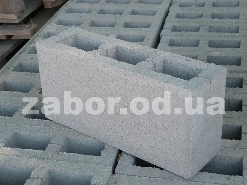 камень заборный 120/190/380, цвет серый (гладкий), изготовлен из гранитного отсева и цемента М-550 в Одессе